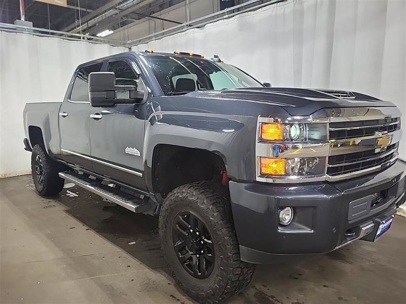 Used 2019 Chevrolet Silverado 2500 High Country AWD/4WD image 3