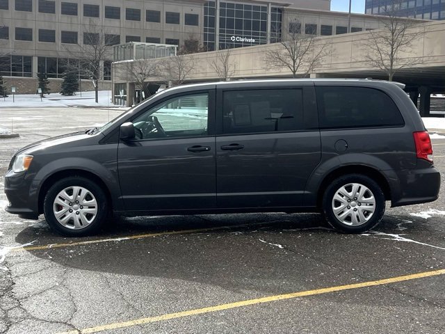 Used 2019 Dodge Grand Caravan SE w/ UConnect Hands-Free Group image 4