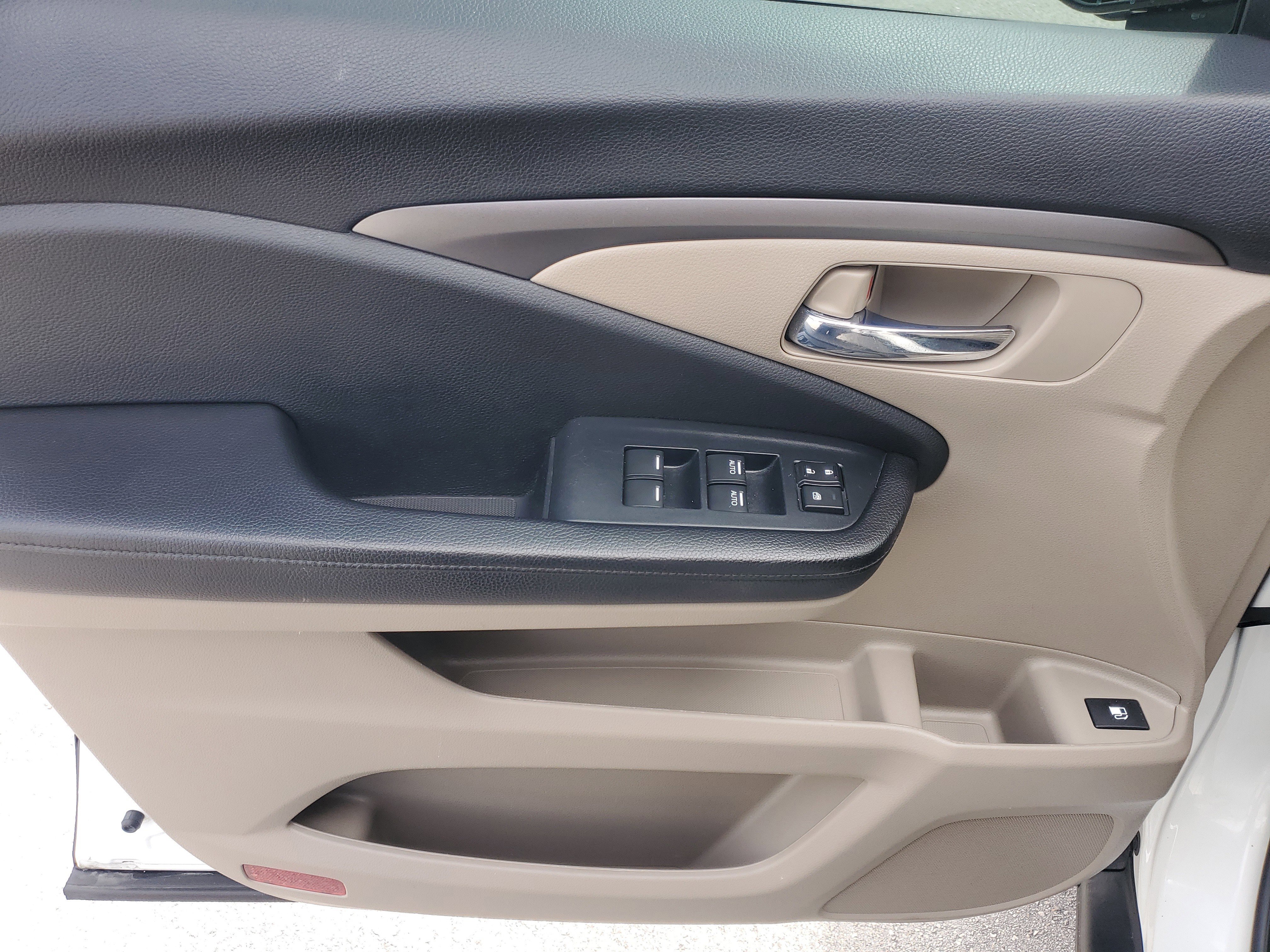Used 2021 Honda Pilot EX image 22