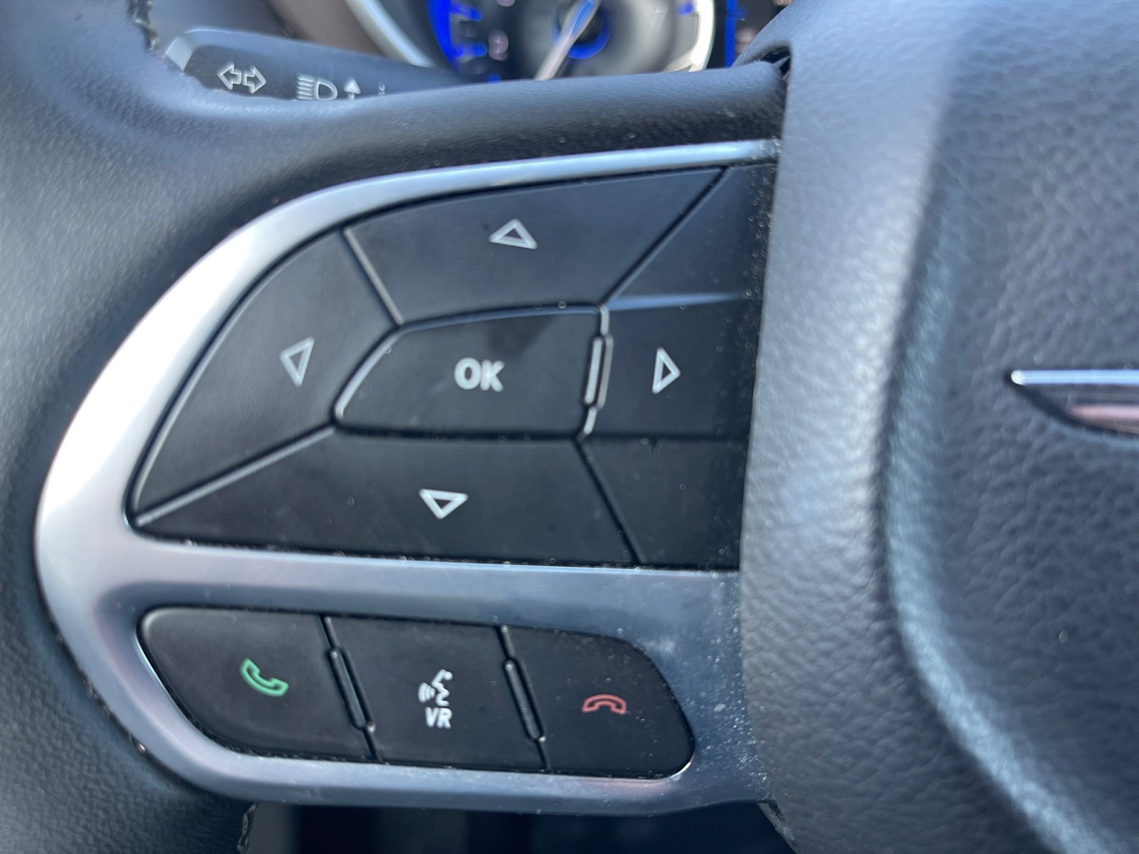 Used 2022 Chrysler Voyager LX image 18