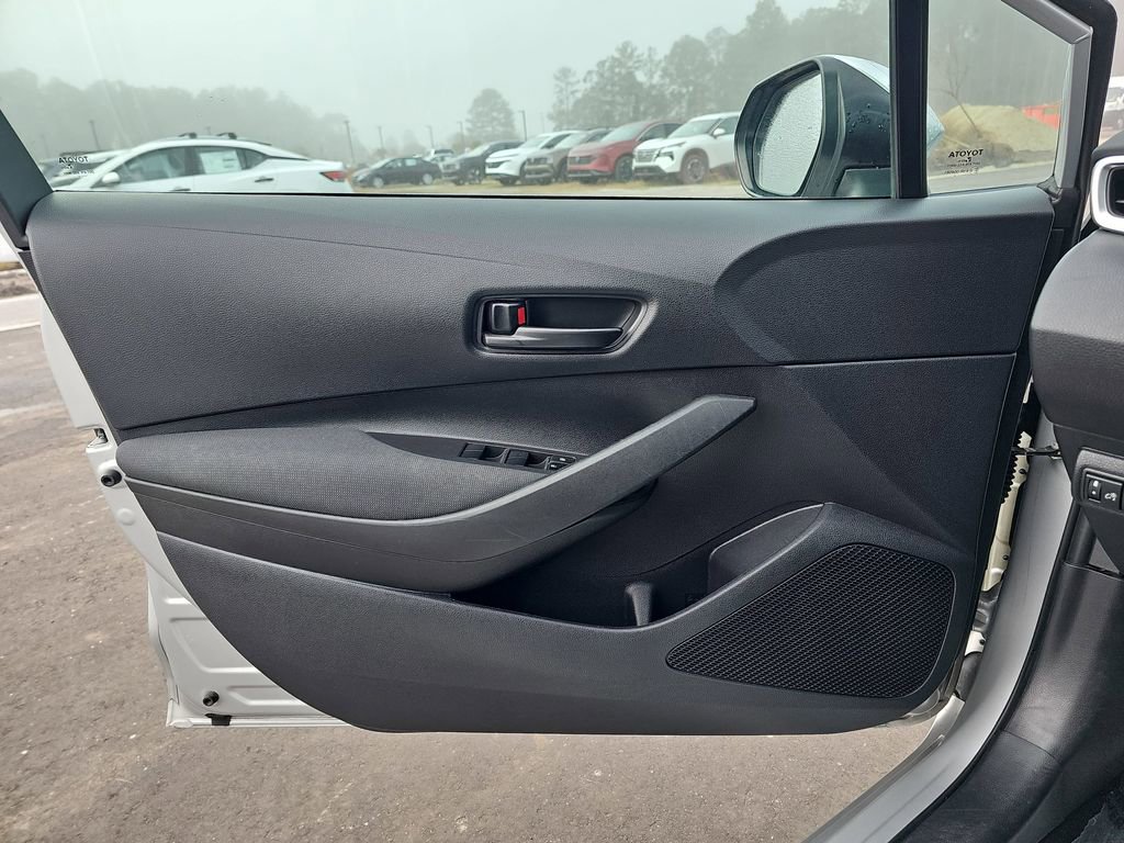 Used 2024 Toyota Corolla LE image 31