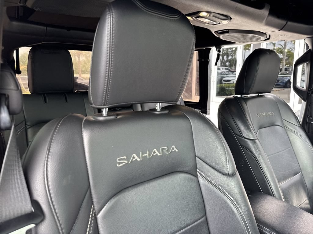 Used 2019 Jeep Wrangler Unlimited Sahara w/ Dual Top Group AWD/4WD image 46