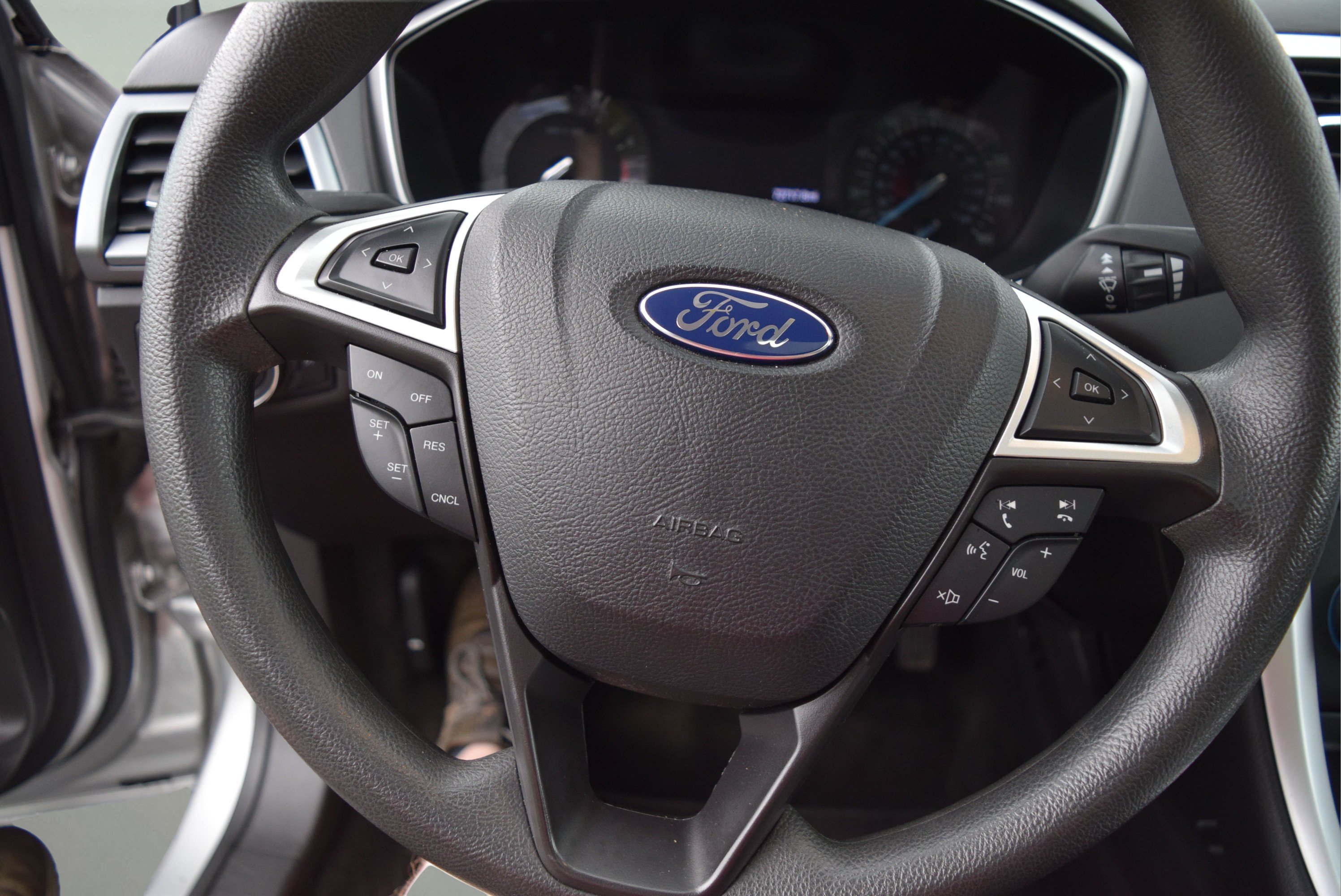Used 2013 Ford Fusion SE FWD image 10