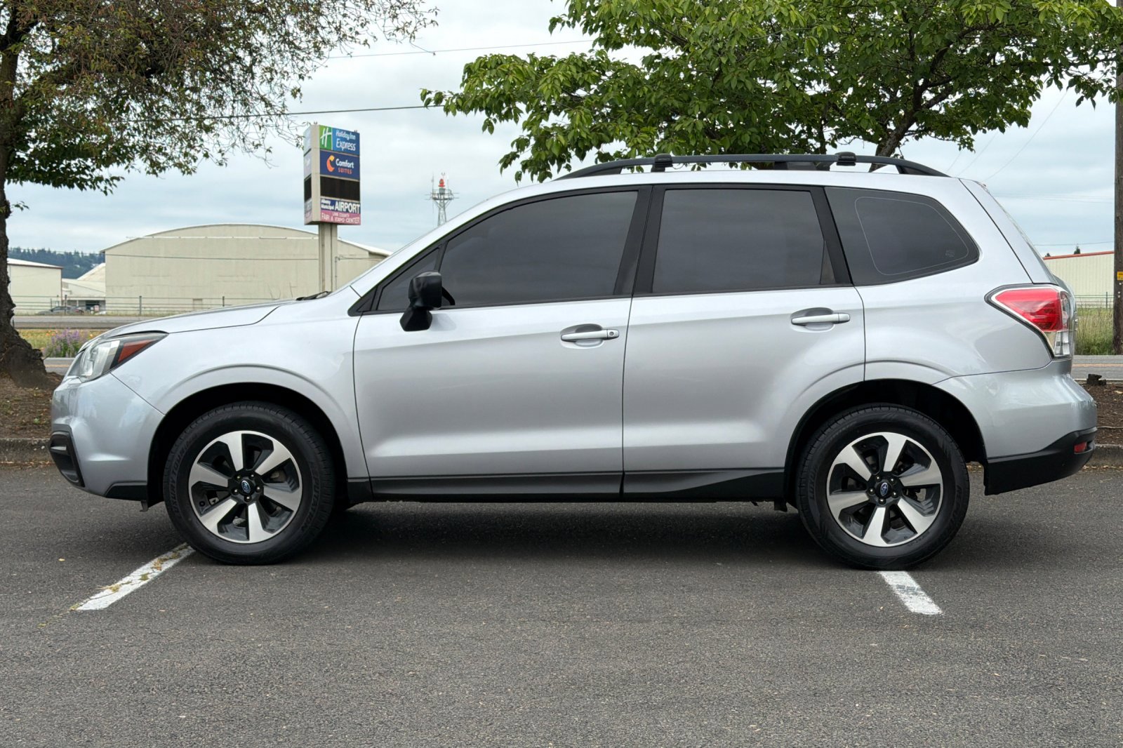 Used 2017 Subaru Forester 2.5i w/ Alloy Wheel Package AWD/4WD image 7