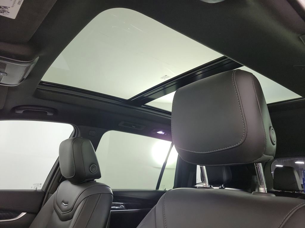 Certified 2024 Cadillac XT6 Premium Luxury w/ Technology Package FWD image 17