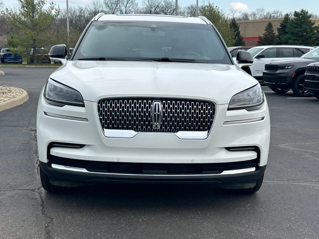 Used 2023 Lincoln Aviator Reserve w/ Equipment Group 201A image 2