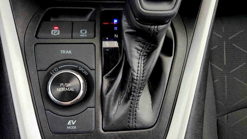 Certified 2023 Toyota RAV4 AWD Hybrid image 33