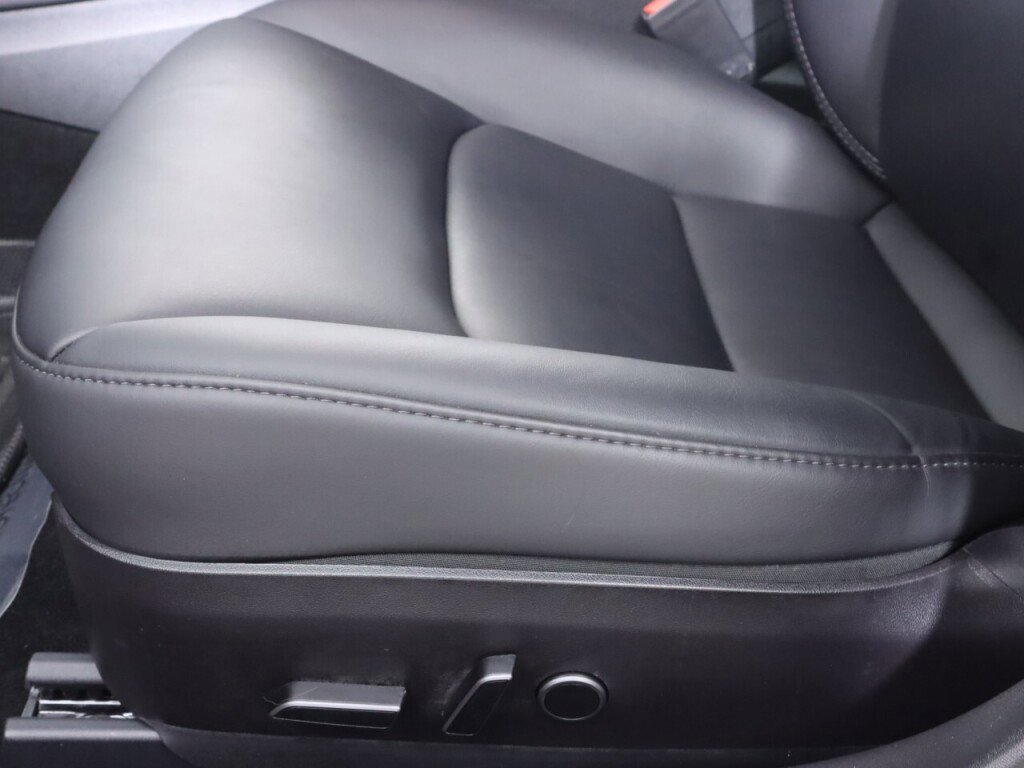 Used 2023 Tesla Model 3 Standard Range image 30