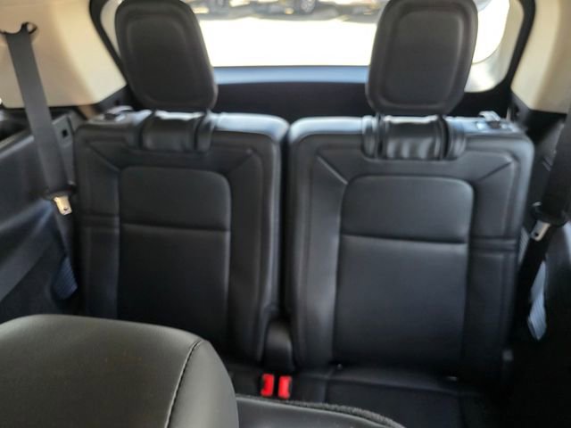 Used 2022 Lincoln Aviator Reserve image 11