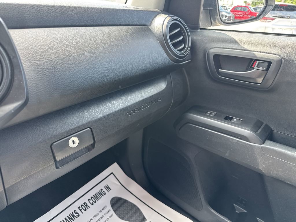 Used 2020 Toyota Tacoma 2WD Access Cab image 21