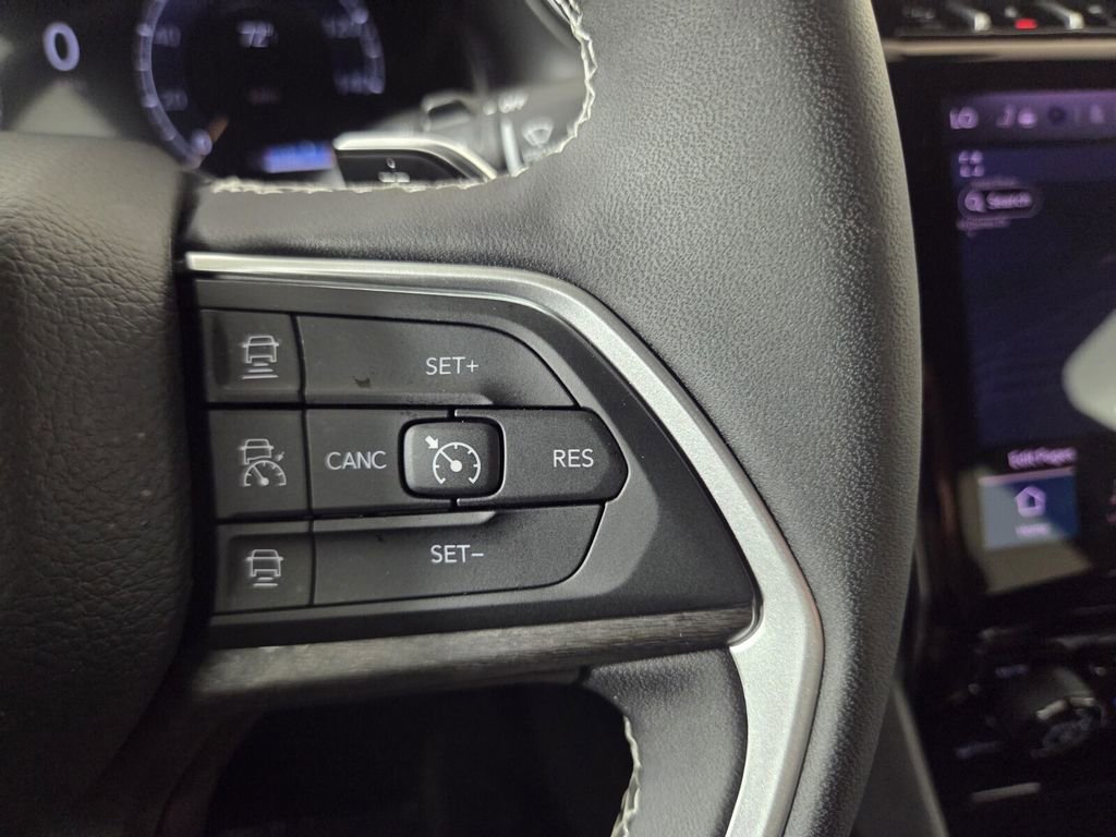 Certified 2025 Jeep Grand Cherokee L Limited AWD/4WD image 19