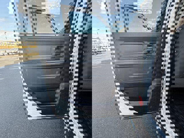 Used 2014 RAM 2500 Tradesman w/ Chrome Appearance Group image 15