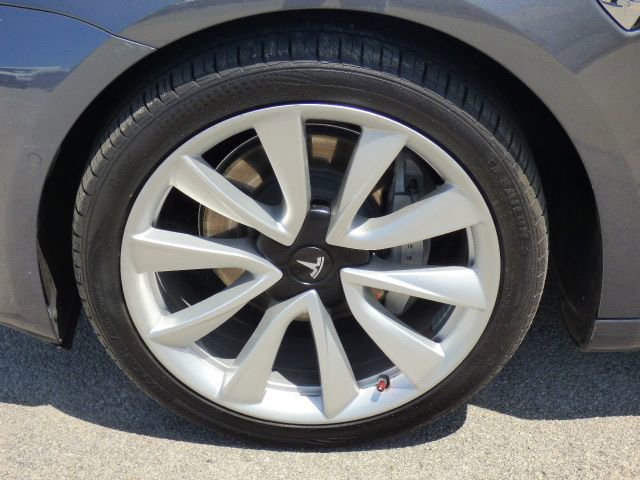 Used 2019 Tesla Model 3 Standard Range Plus RWD image 9