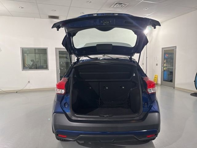 Used 2018 Nissan Kicks SR FWD image 12
