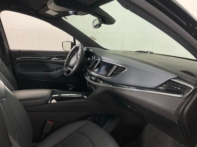 Used 2024 Buick Enclave Essence AWD/4WD image 29