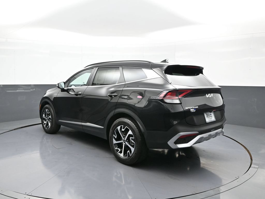 Certified 2025 Kia Sportage EX w/ EX Premium Package AWD/4WD image 8