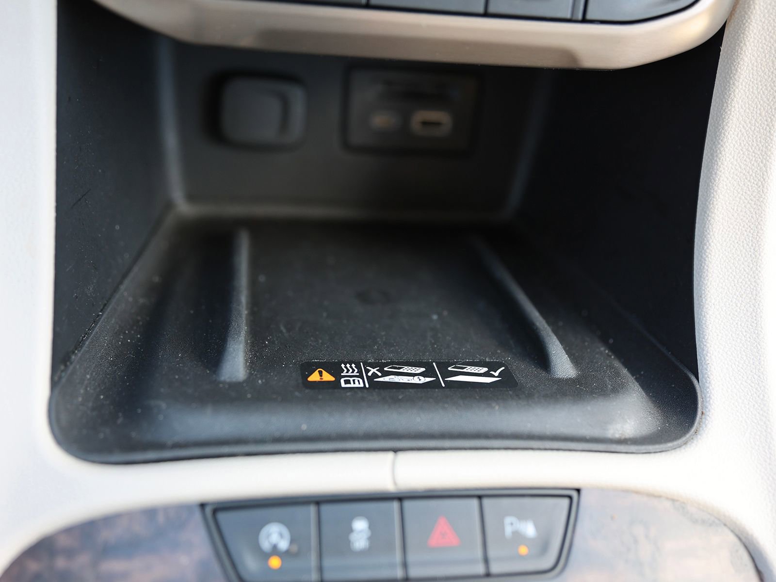 Used 2020 GMC Acadia Denali w/ LPO, Floor Liner Package AWD/4WD image 34