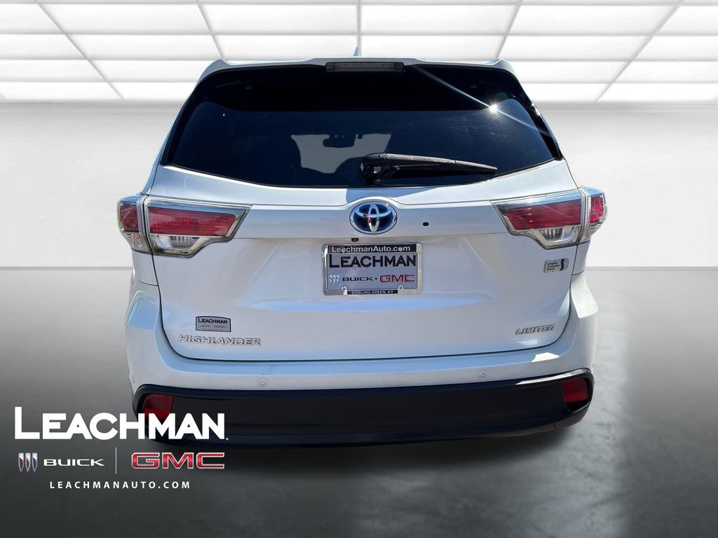Used 2016 Toyota Highlander Limited Platinum w/ Four Season Floor Mat Package AWD/4WD image 5