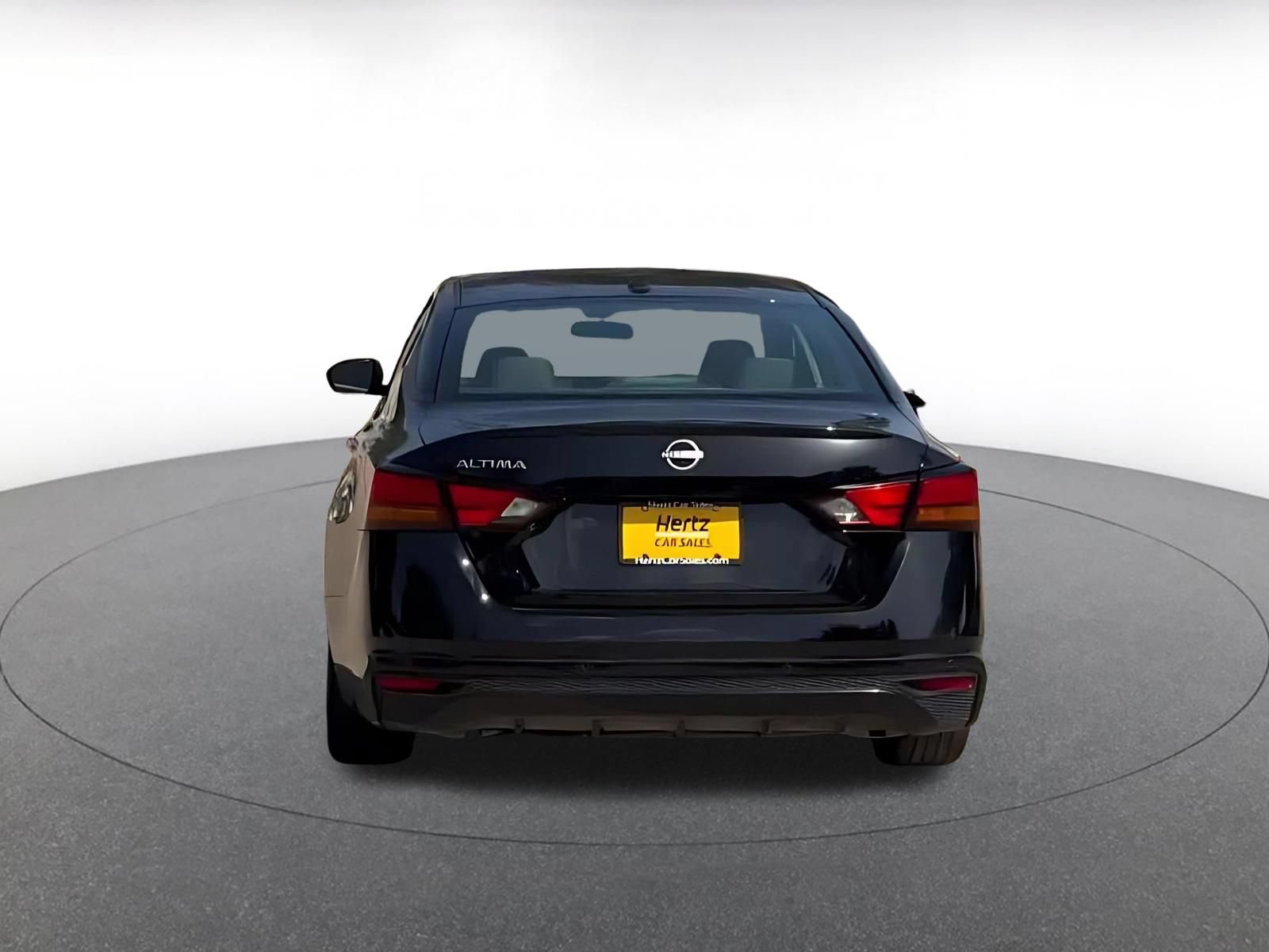 Used 2025 Nissan Altima 2.5 SV FWD image 10