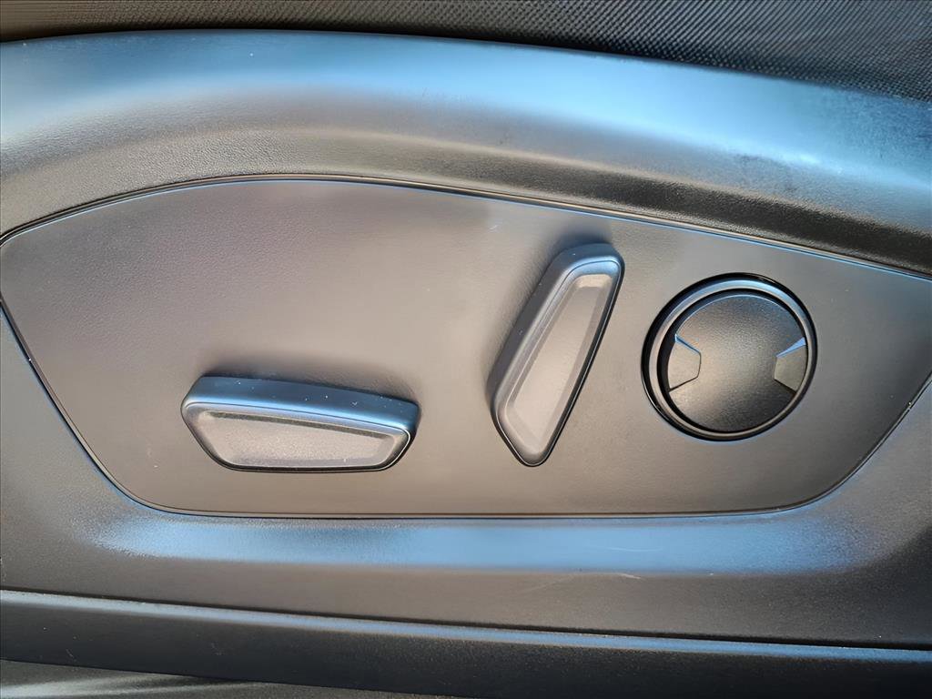 Used 2022 Ford Explorer XLT image 22