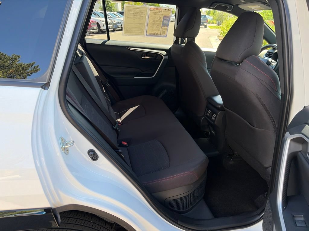 Used 2025 Toyota RAV4 SE AWD/4WD image 16