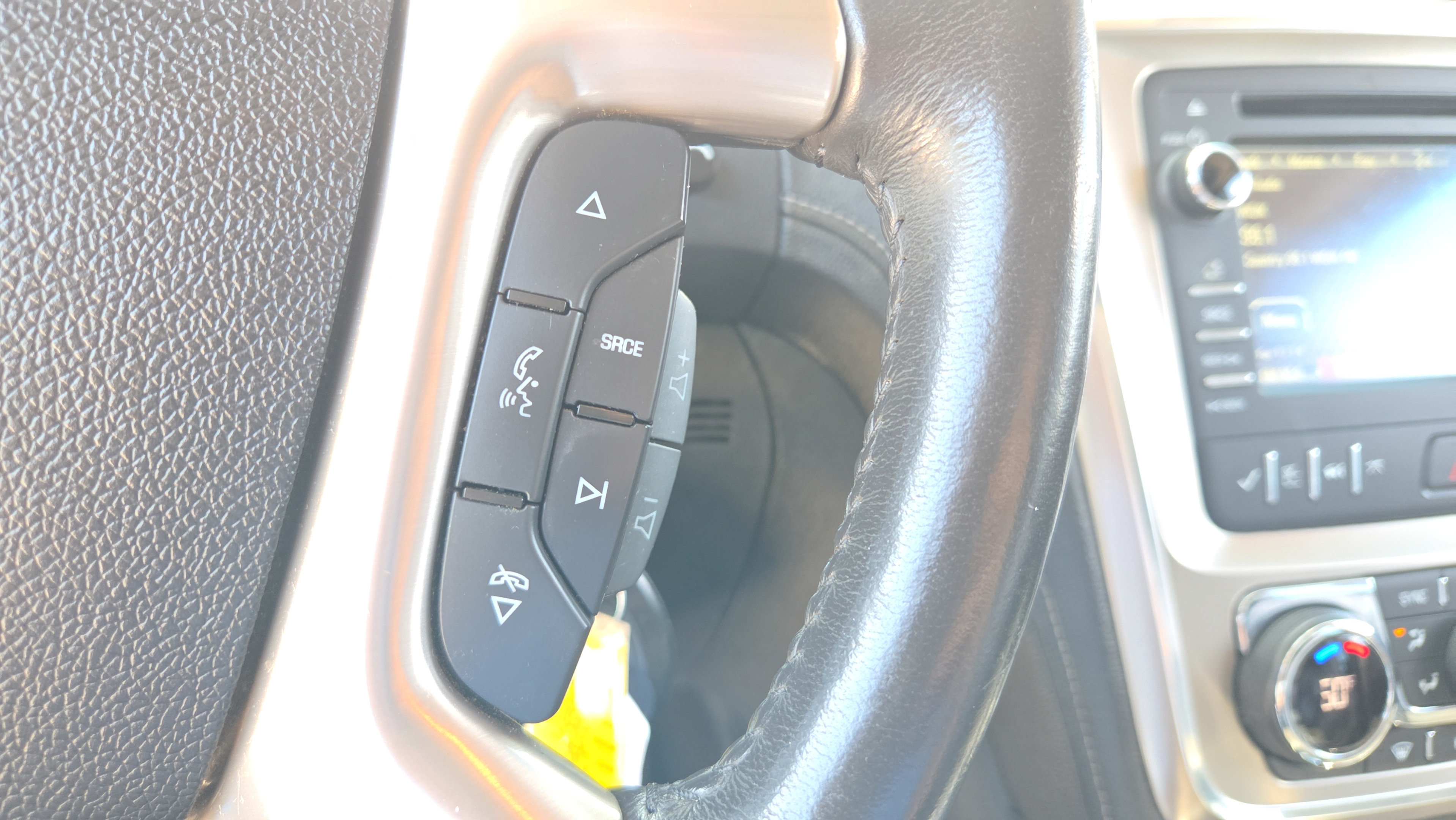 Used 2015 GMC Acadia Denali AWD/4WD image 25