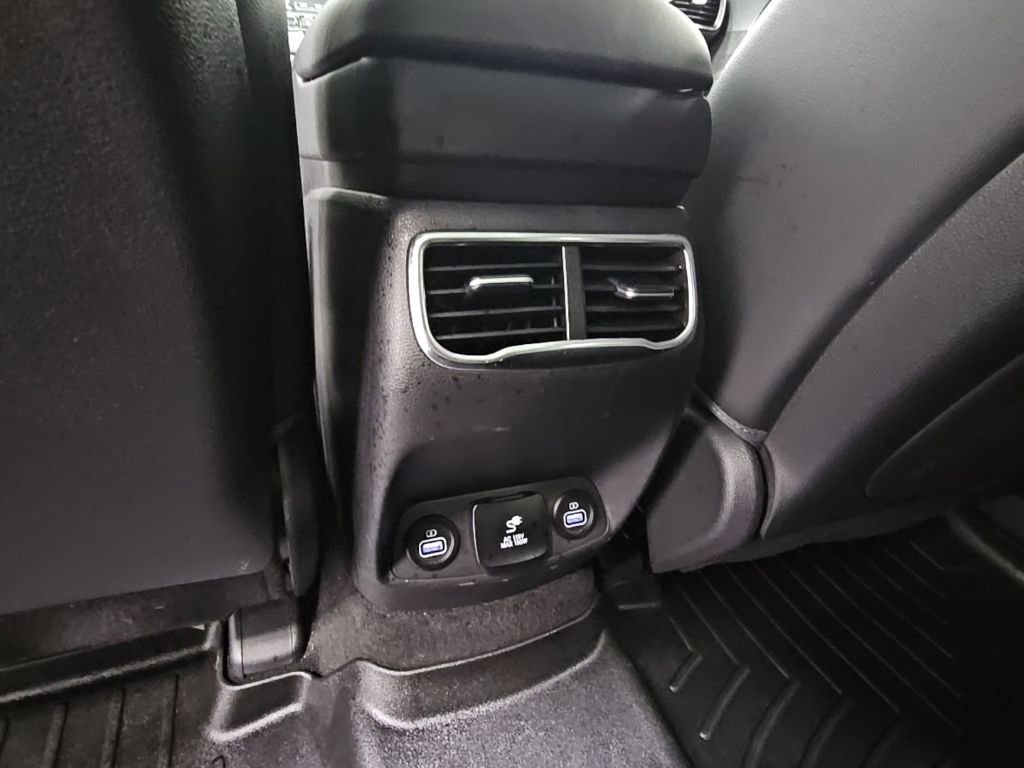 Used 2022 Hyundai Santa Fe Limited image 31