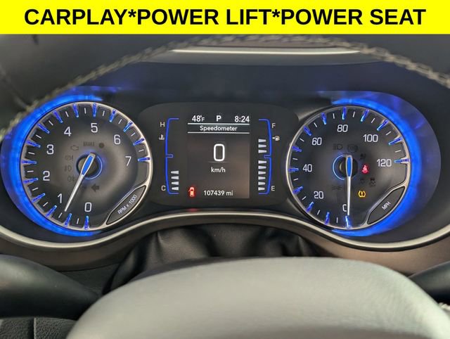 Used 2022 Chrysler Voyager LX image 17