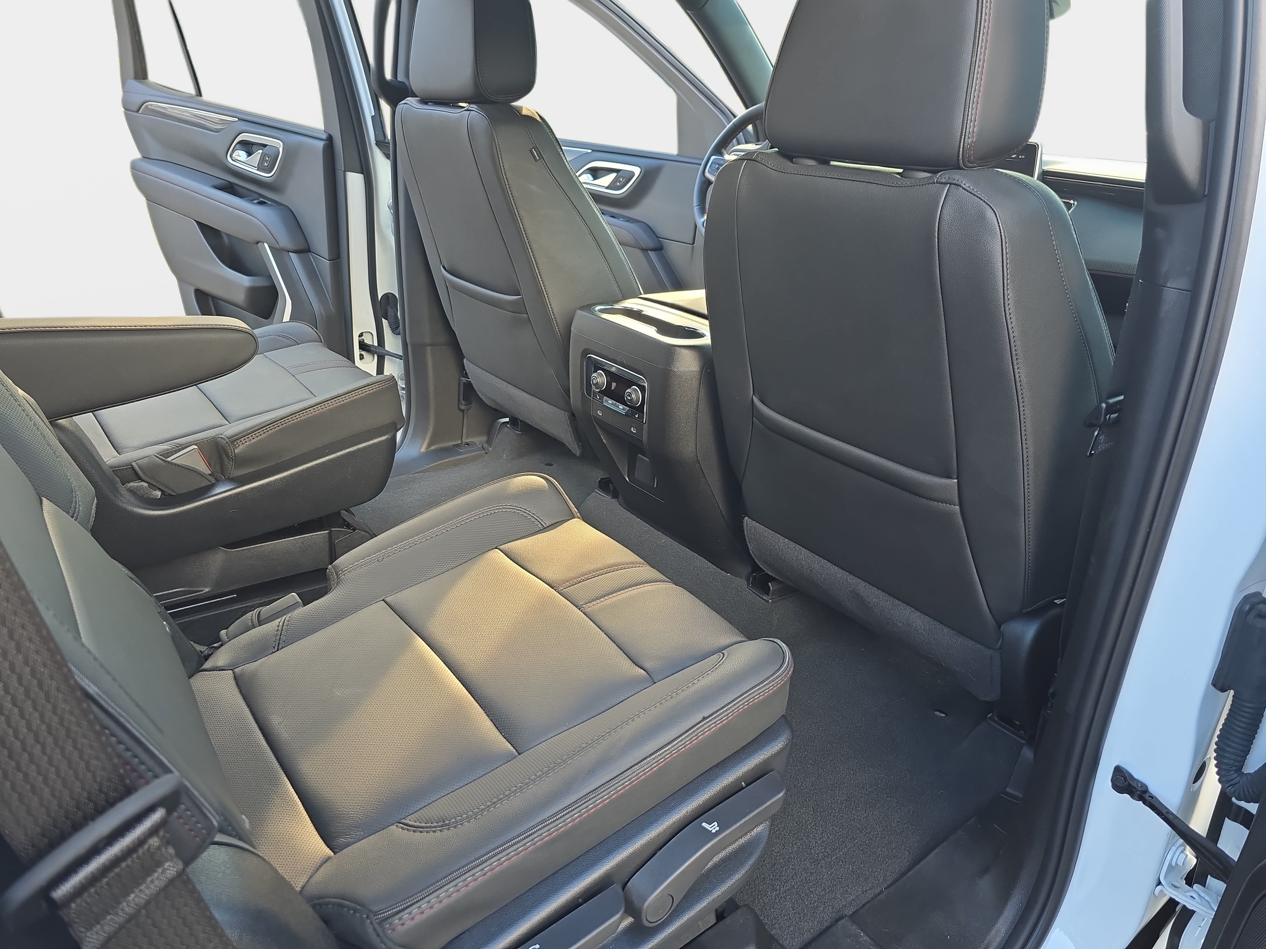 Used 2024 Chevrolet Tahoe RST w/ RST Performance Edition AWD/4WD image 11
