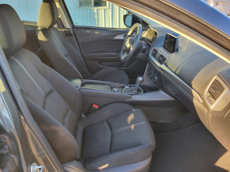 Used 2018 MAZDA MAZDA3 Sport w/ Preferred Equipment Package image 20
