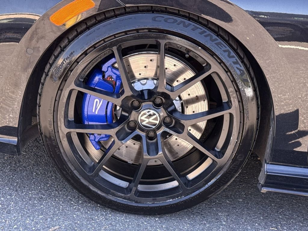 Used 2022 Volkswagen Golf R image 12