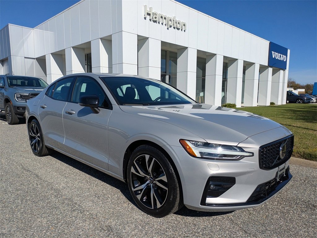 Certified 2025 Volvo S60 B5 Core image 2