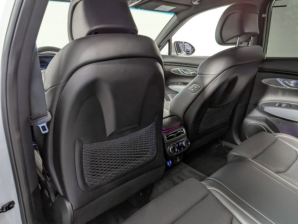 Used 2023 Genesis GV70 2.5T w/ Sport Prestige Package image 47