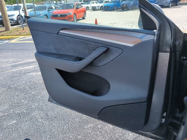 Used 2023 Tesla Model Y Long Range image 18