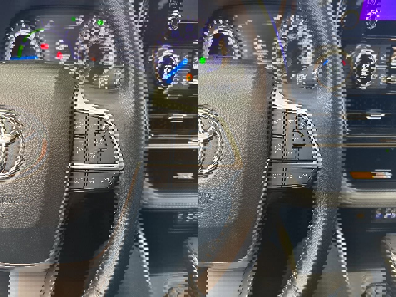 Used 2023 Toyota Highlander XLE image 22