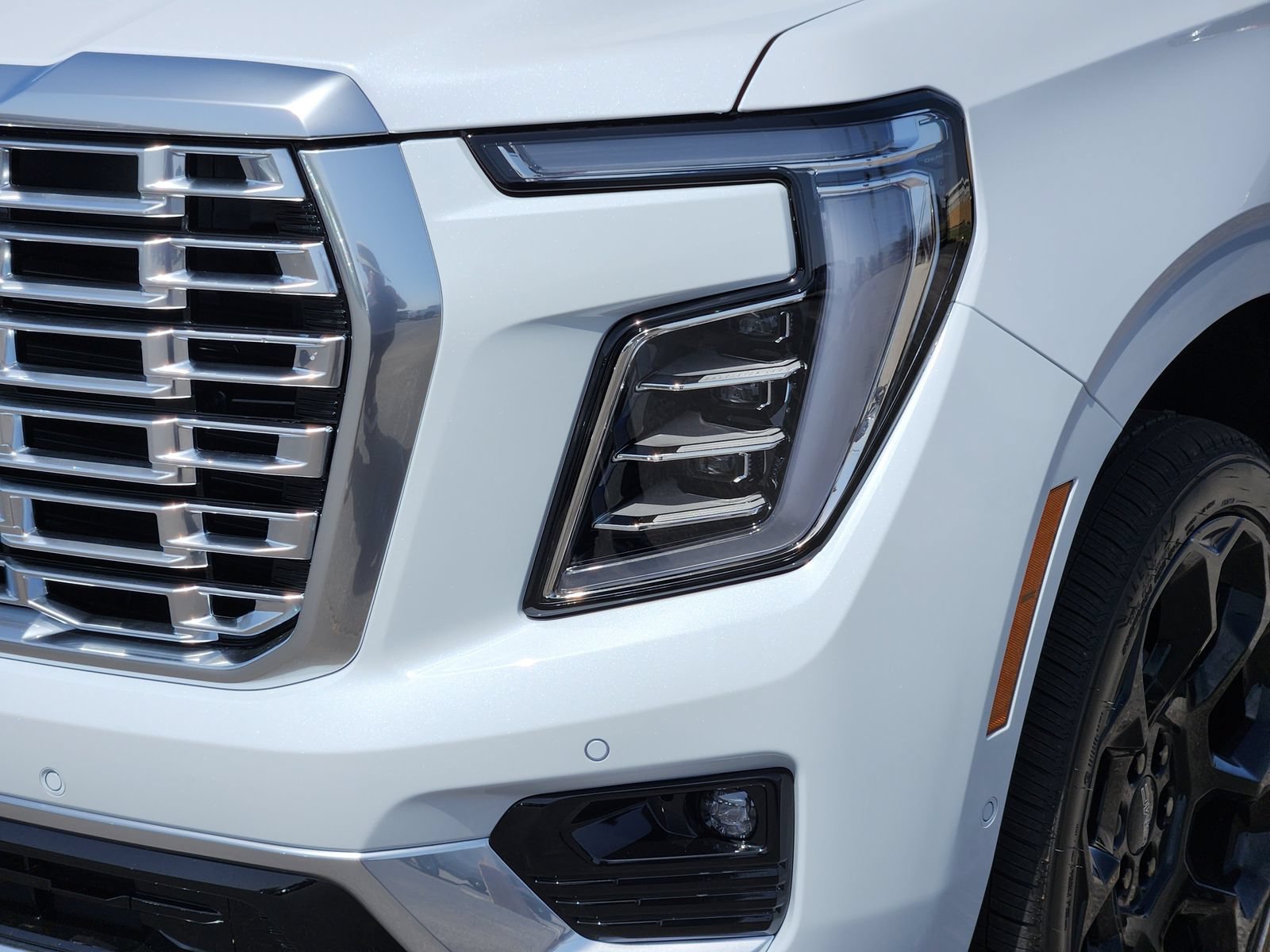 New 2026 GMC Yukon Denali w/ Denali Reserve Package AWD/4WD image 11