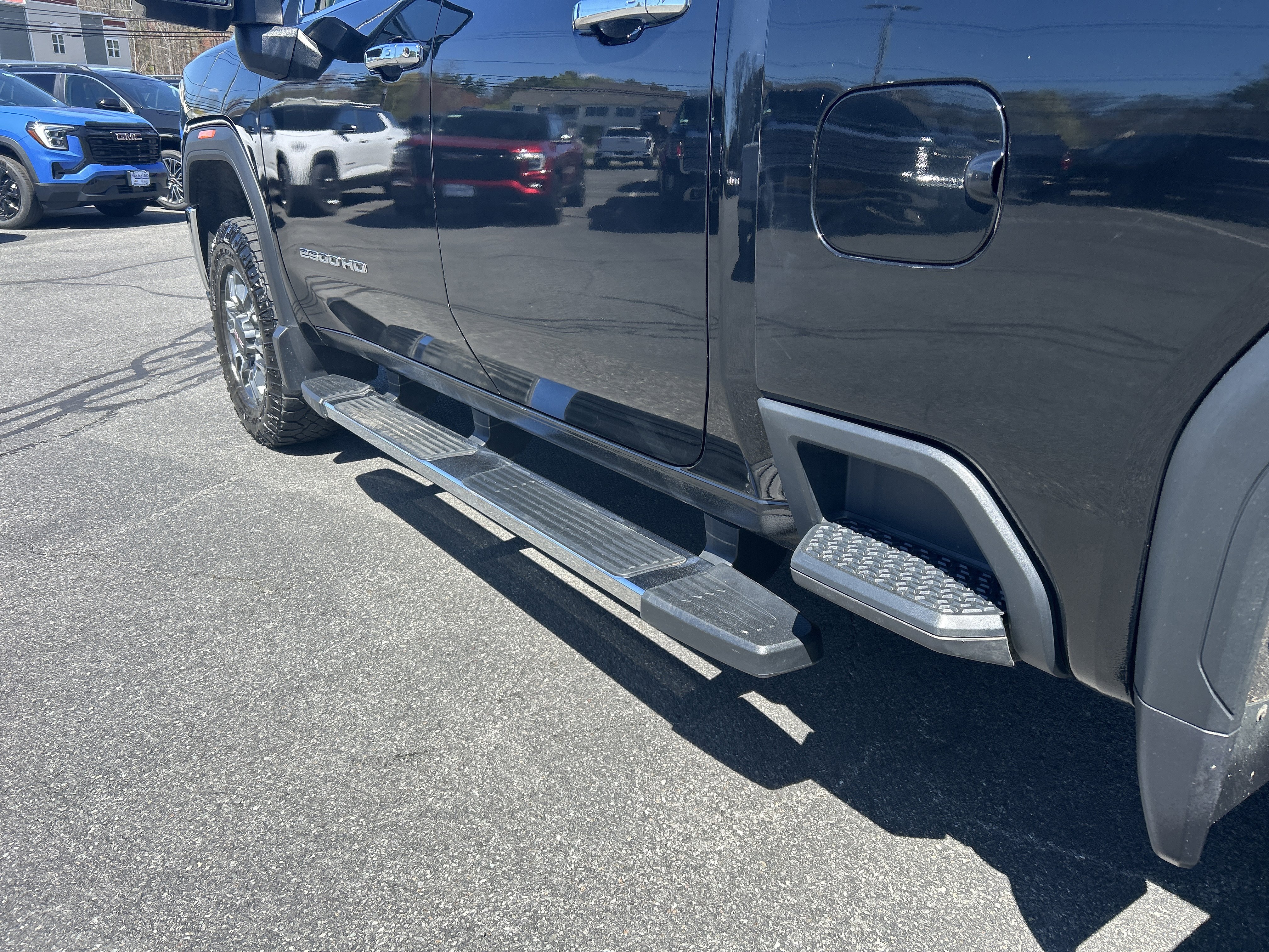 Used 2022 GMC Sierra 2500 SLT w/ SLT Convenience Package AWD/4WD image 12