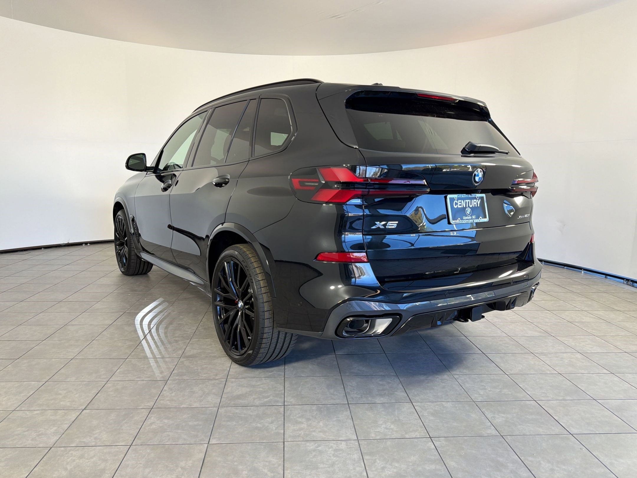 New 2026 BMW X5 xDrive40i w/ M Sport Package AWD/4WD image 3