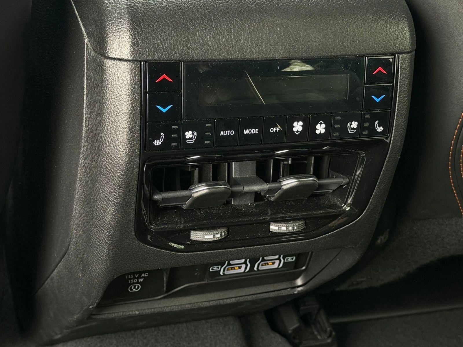 Used 2023 Jeep Grand Cherokee L Summit AWD/4WD image 26