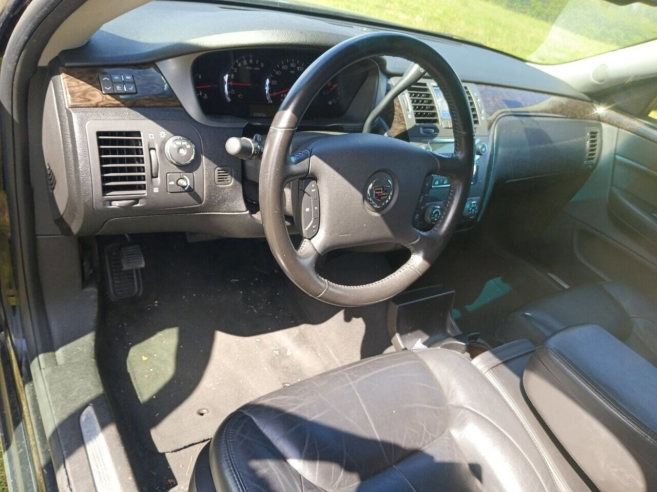 Used 2011 Cadillac DTS Limousine image 11