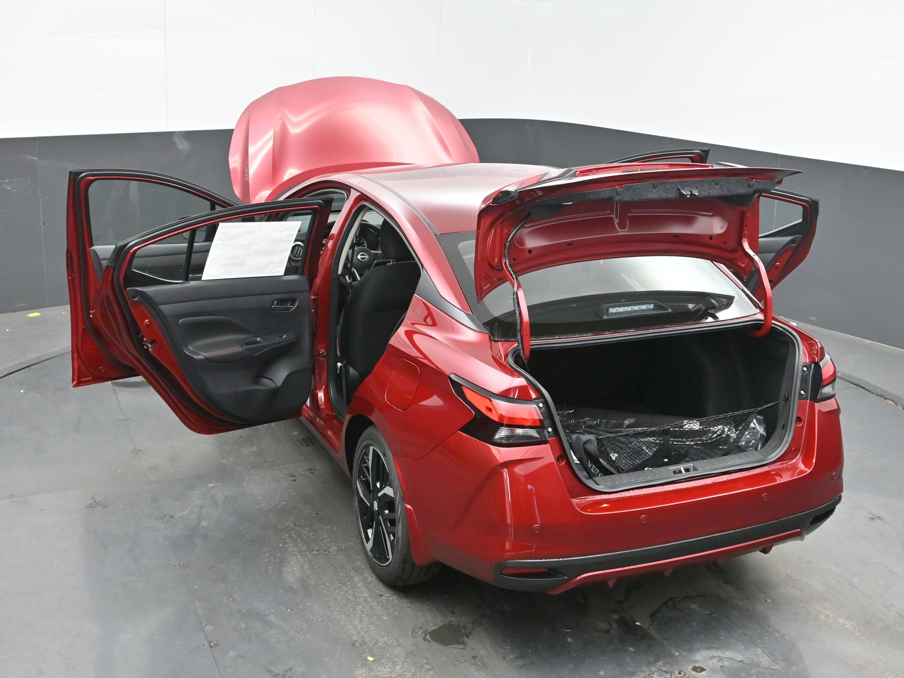 New 2025 Nissan Versa SR w/ Trunk Package image 42