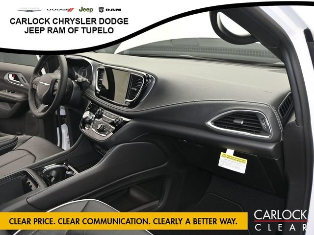 New 2026 Chrysler Pacifica Limited w/ Uconnect Theater Family Group FWD image 48