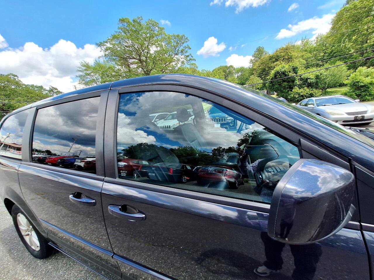 Used 2014 Dodge Grand Caravan R/T image 17