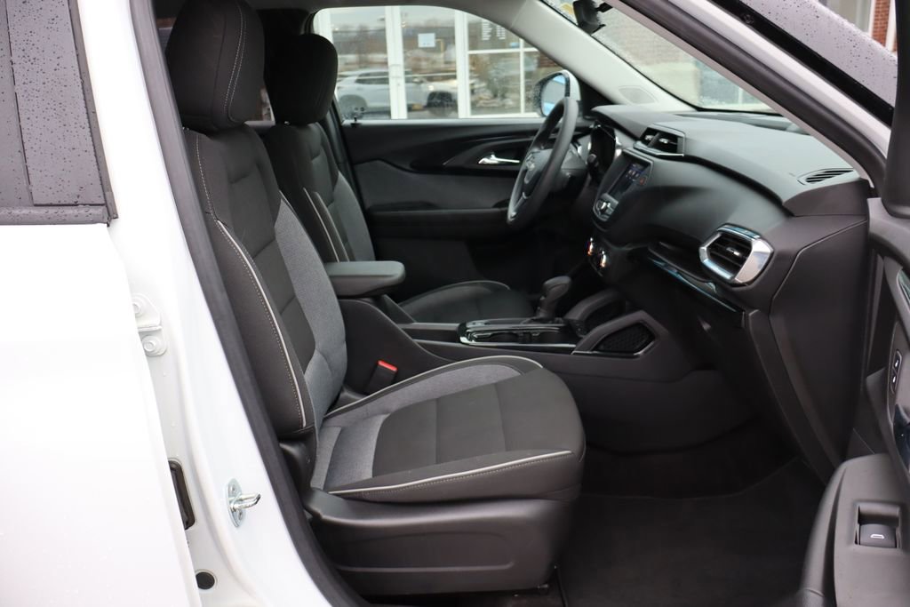 Used 2023 Chevrolet TrailBlazer LT image 38