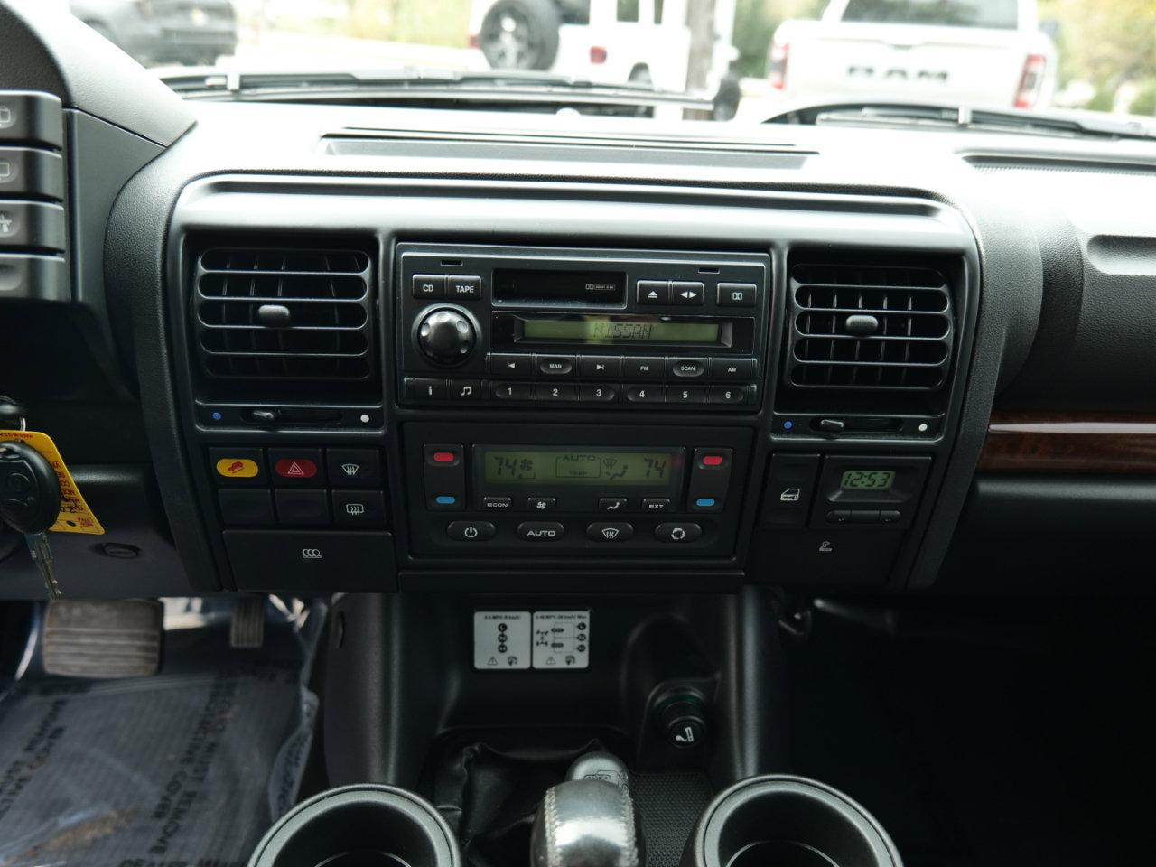 Used 2004 Land Rover Discovery SE image 24