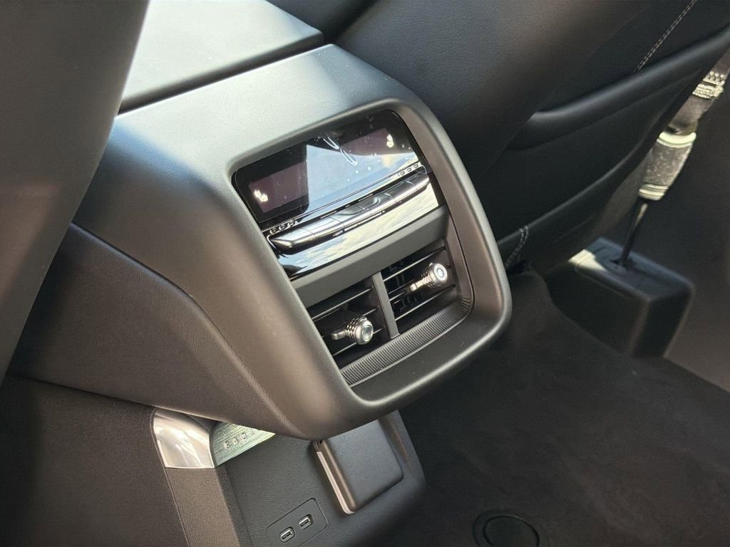 New 2026 Cadillac Lyriq V w/ Exterior Carbon Fiber Package AWD/4WD image 25