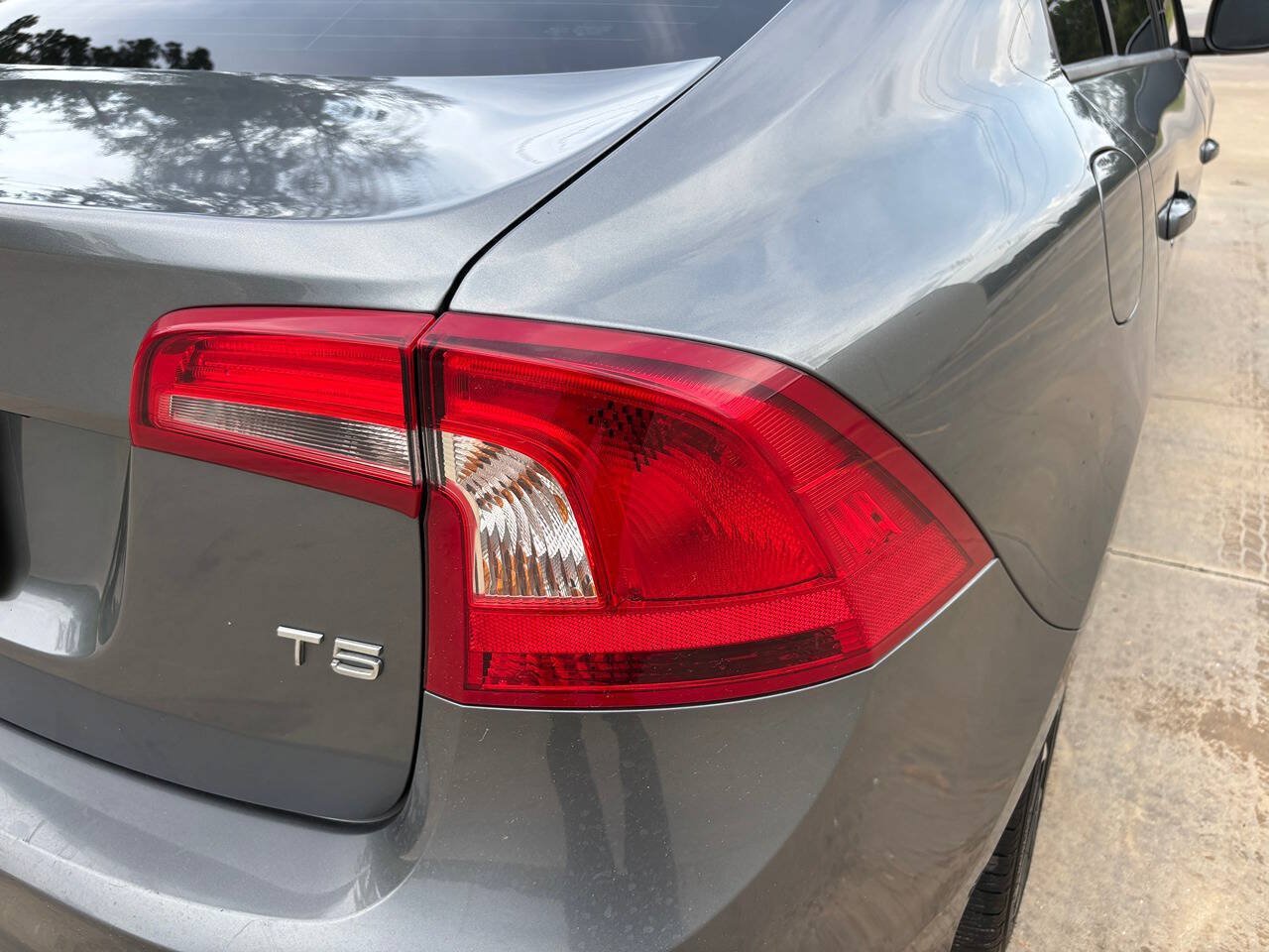 Used 2017 Volvo S60 T5 Dynamic FWD image 23