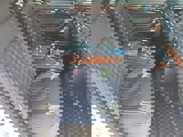 Used 2019 Genesis G90 3.3T Premium image 21