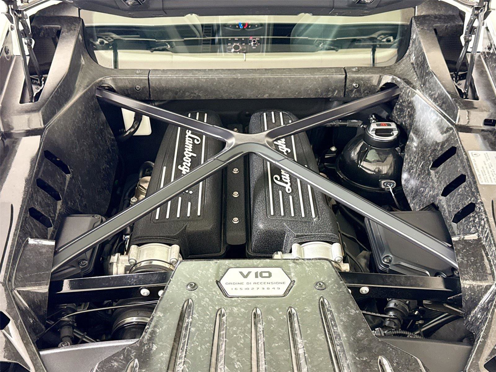 Used 2018 Lamborghini Huracan LP 580-2 image 26