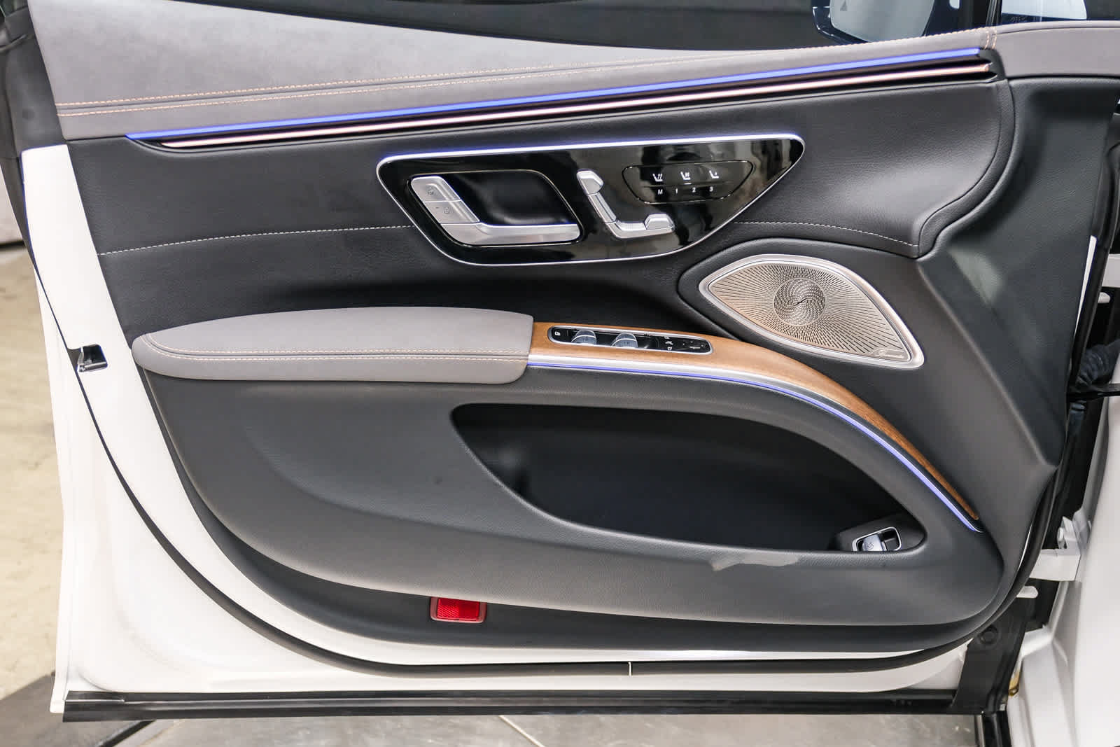 Certified 2023 Mercedes-Benz EQS 450+ 4MATIC Sedan image 28